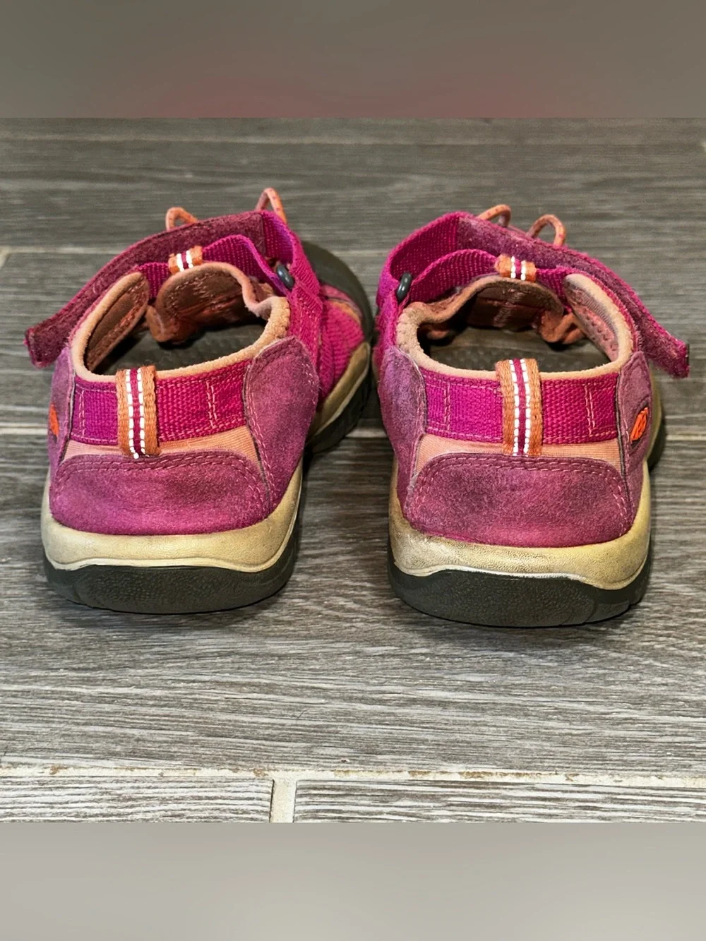 Keen Kids Newport H2 Waterproof Closed Toe Youth Sz 2 Very Berry Sandals Shoes